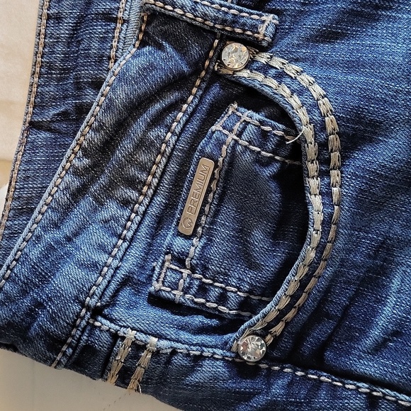 Ladies Jean's - Picture 4 of 5